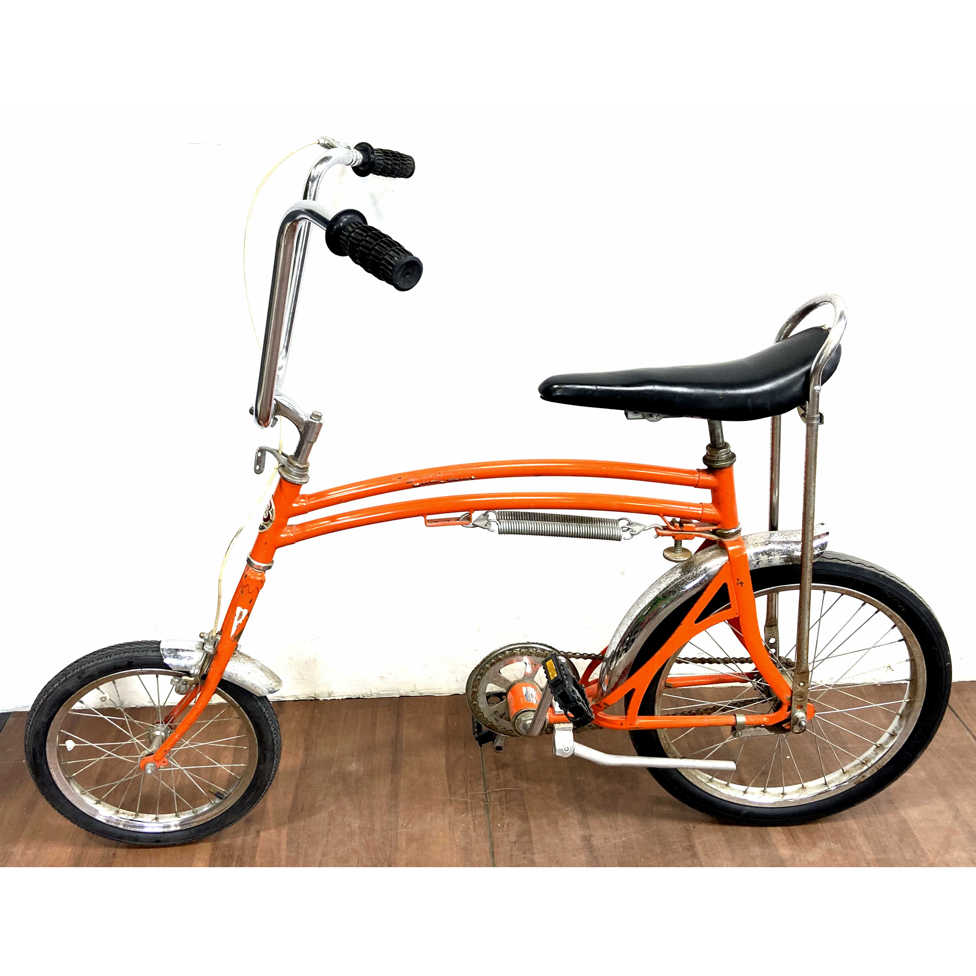 bedrag Scully Boek 1960's Schwinn Orange Swing Bike | EJ'S Auction & Appraisal